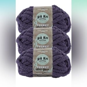 Lion Brand Chunky Yarn- 9 skeins selling together